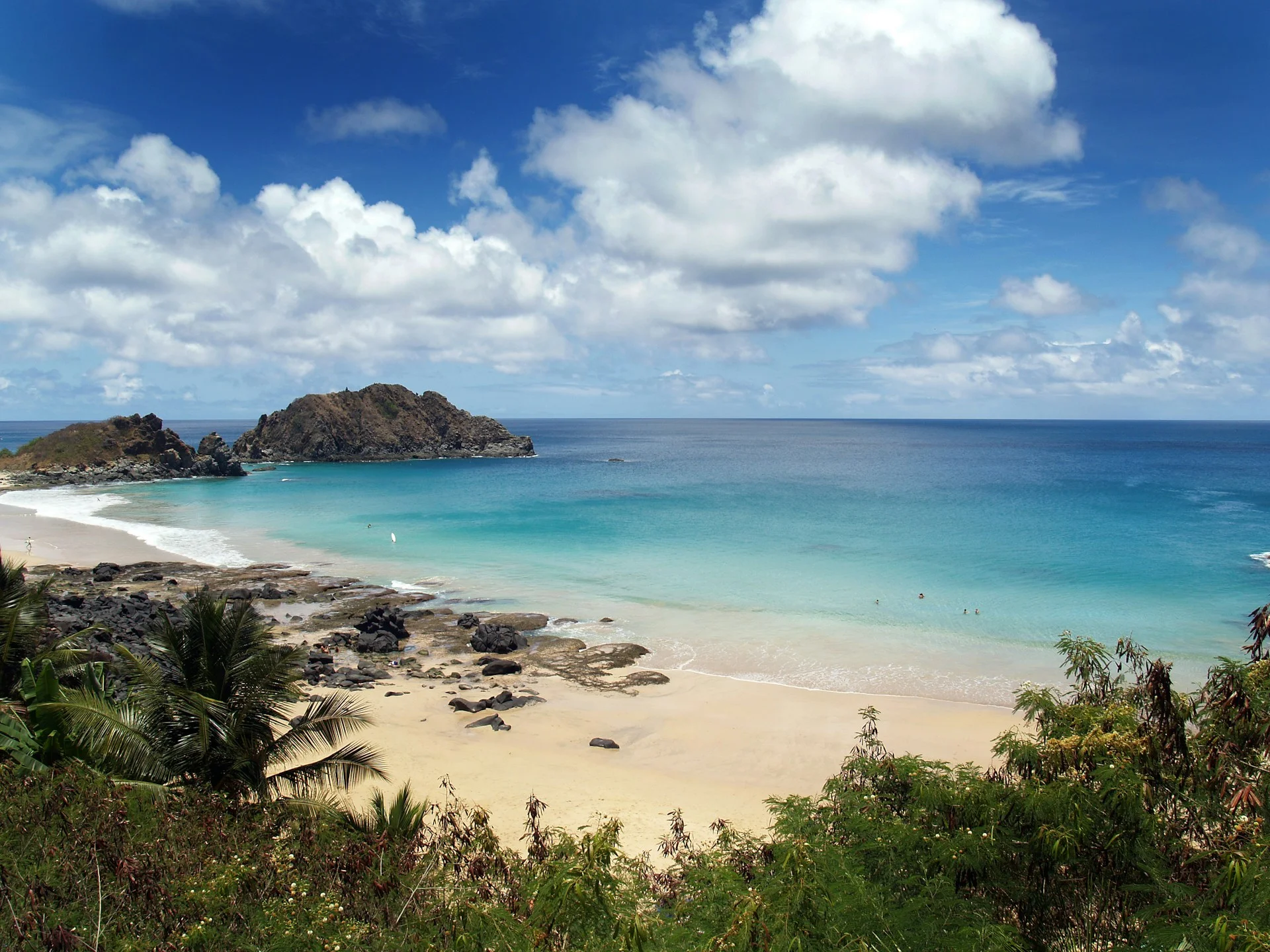 Como ir a Fernando de Noronha: melhores rotas e alternativas