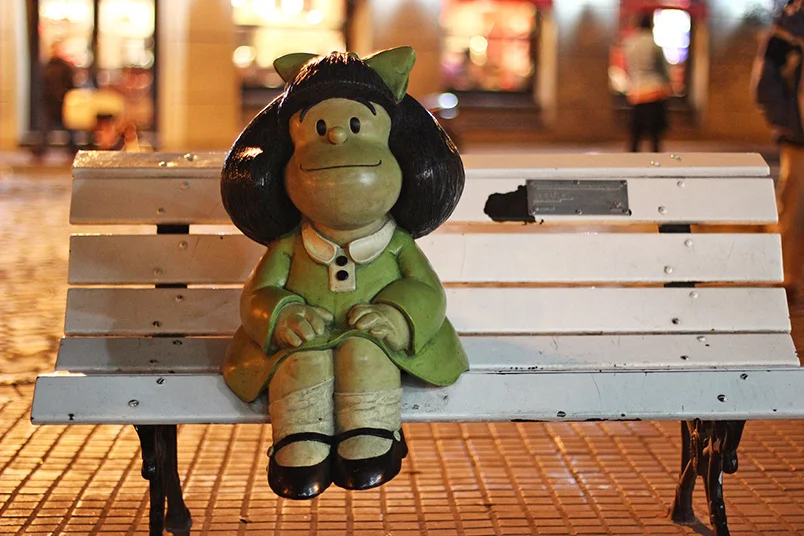 Estátua da Mafalda na Chile e Defensa, San Telmo, Buenos Aires